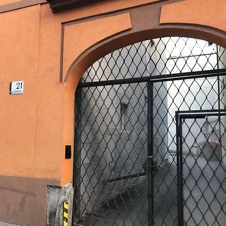 Neue Im Zentrum Von Fuer 2-4 Personen * غراتس