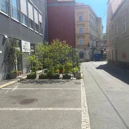 Apartment Neue Im Zentrum Von Fuer 2-4 Personen Graz